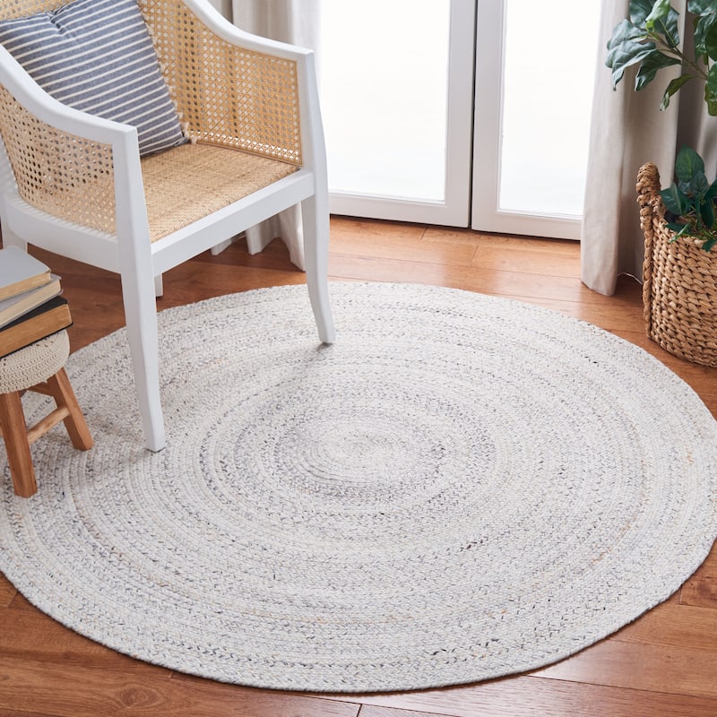 SAFAVIEH Braided Bjarnrin Flatweave Rug - 5' Round - Ivory