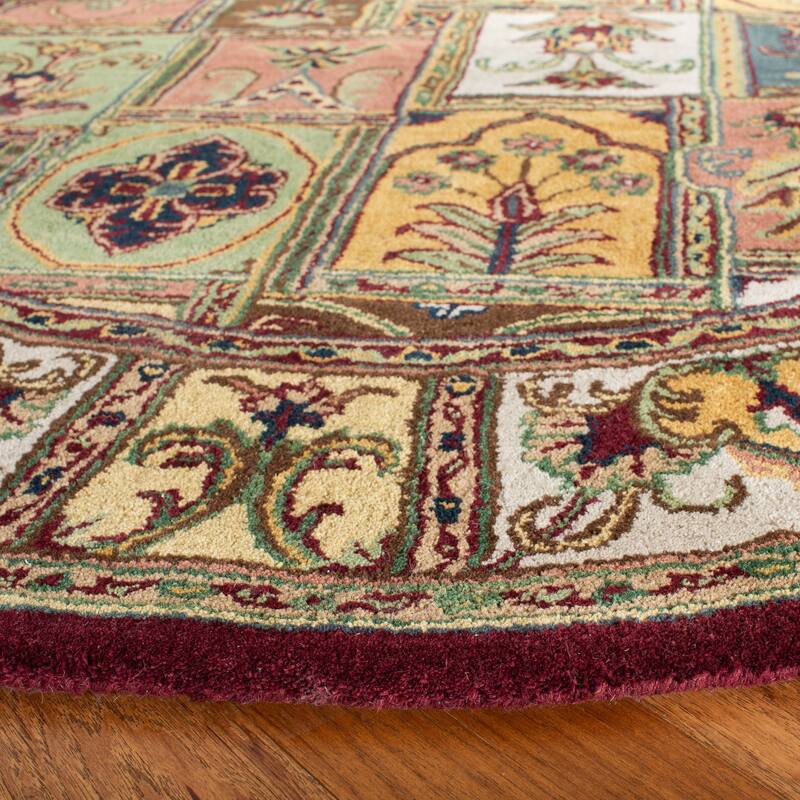 SAFAVIEH Classic Angiolina Traditional Oriental Wool Rug