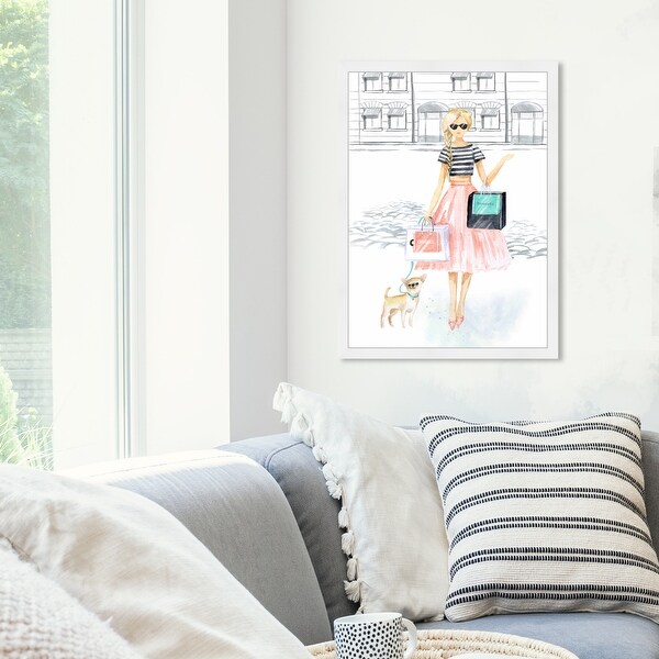 Oliver Gal 'Glam Girl de paseo' Fashion and Glam Framed Wall Art