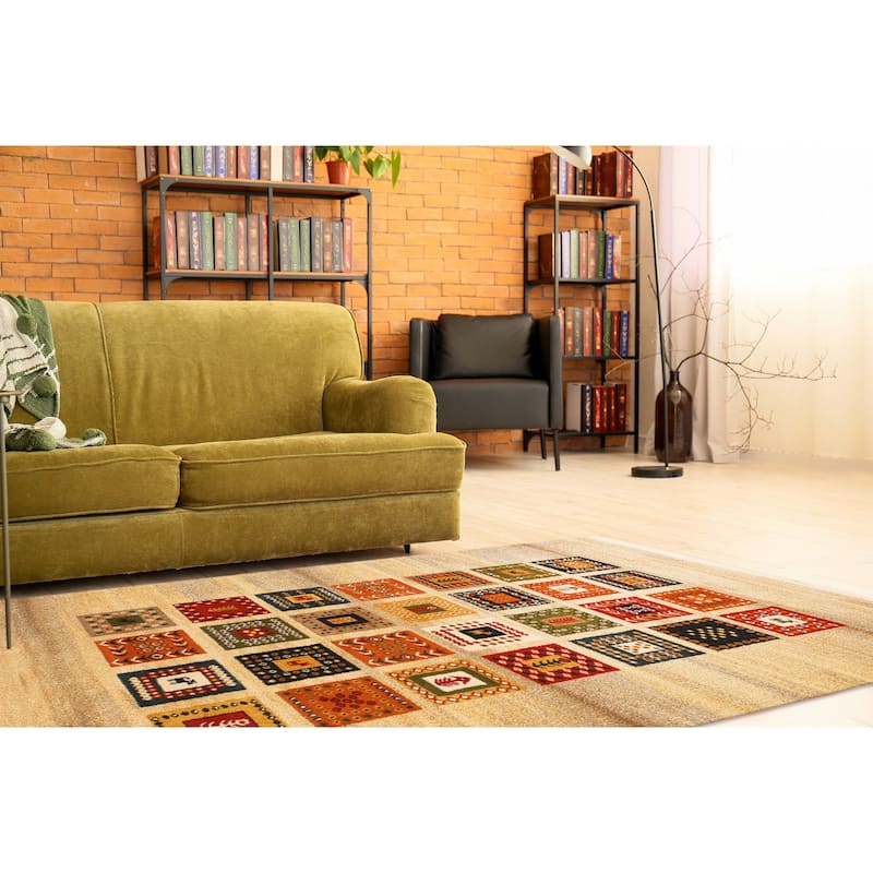 Machine-made Wool Beige Bohemian Oriental Gabbeh Rug - 5' x 7'6" - 5' x 7'6" - Beige