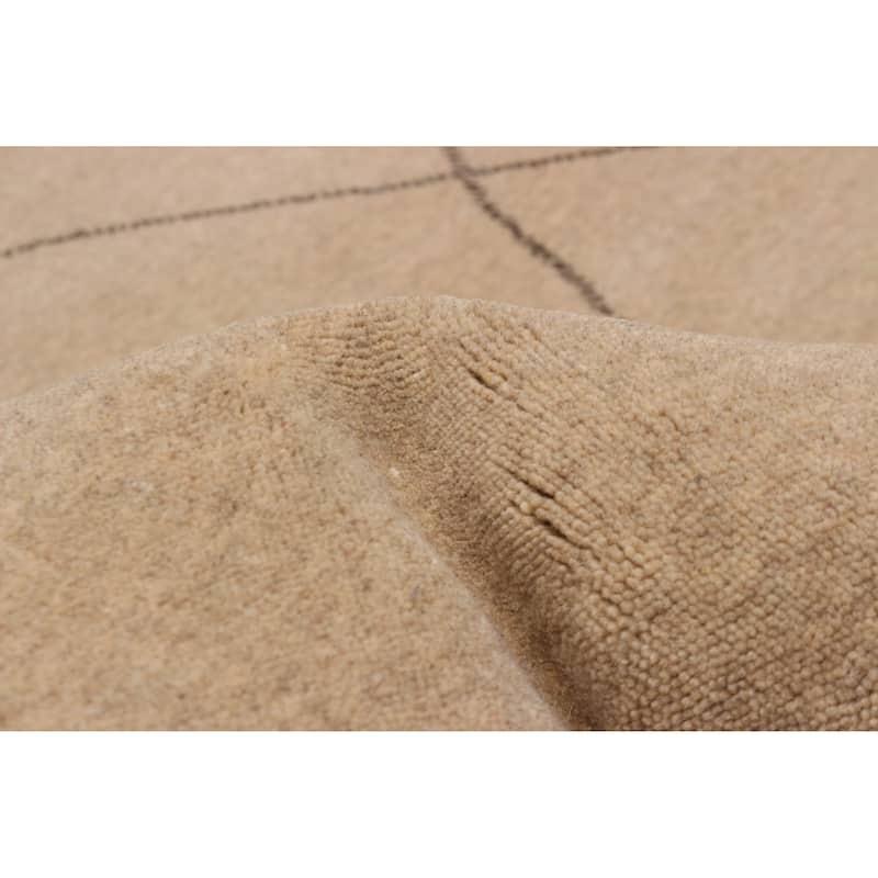 Kashkuli Gabbeh Beige Rug 6'8" x 9'9" - 6'8 x 9'9