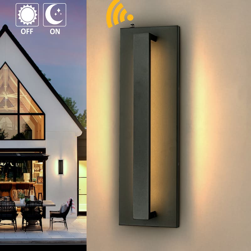 1-Light in Minimalist Modern Linear 23W Integrated LED Outdoor Wall Sconce with Dusk to Dawn Sensor in Matte Black for Porch