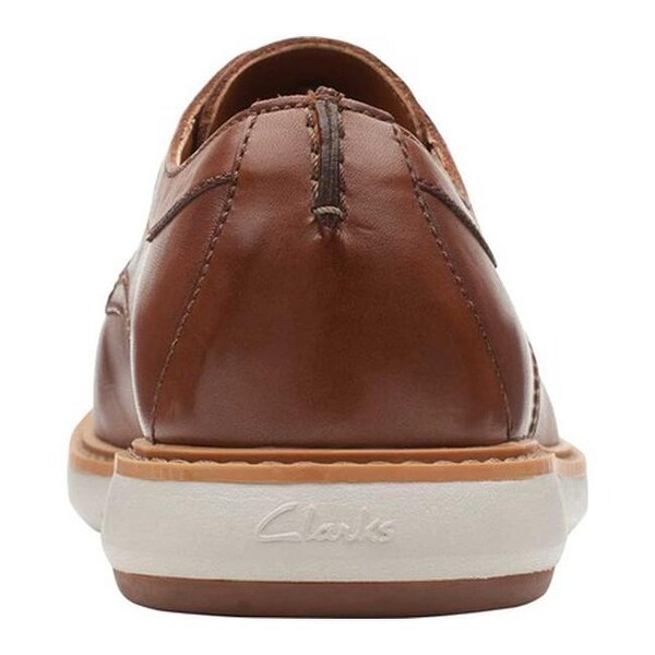 clarks men's draper cap oxford