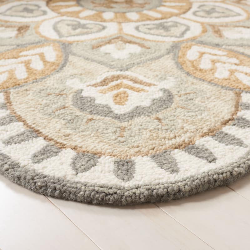 SAFAVIEH Handmade Novelty Urtza Ornate Flower Wool Rug