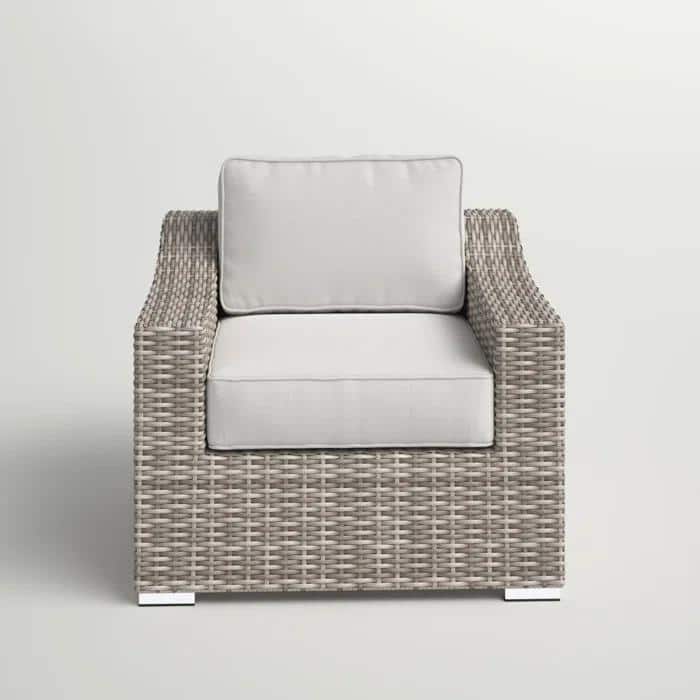 Comfortable and Stylish Patio Chair with Cushions