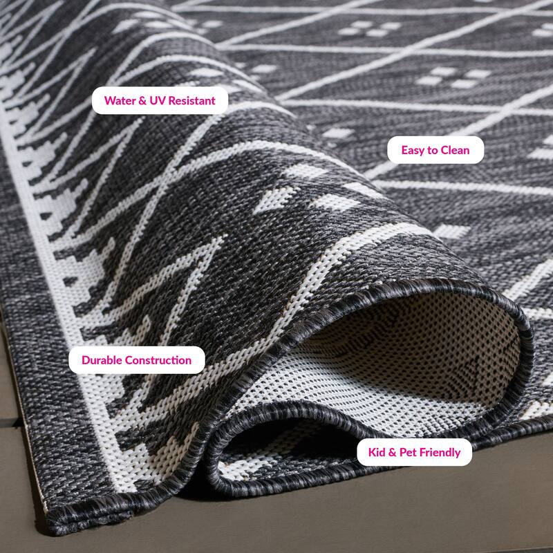 SAFAVIEH Courtyard Mauriceta Indoor/ Outdoor Waterproof Patio Backyard Rug