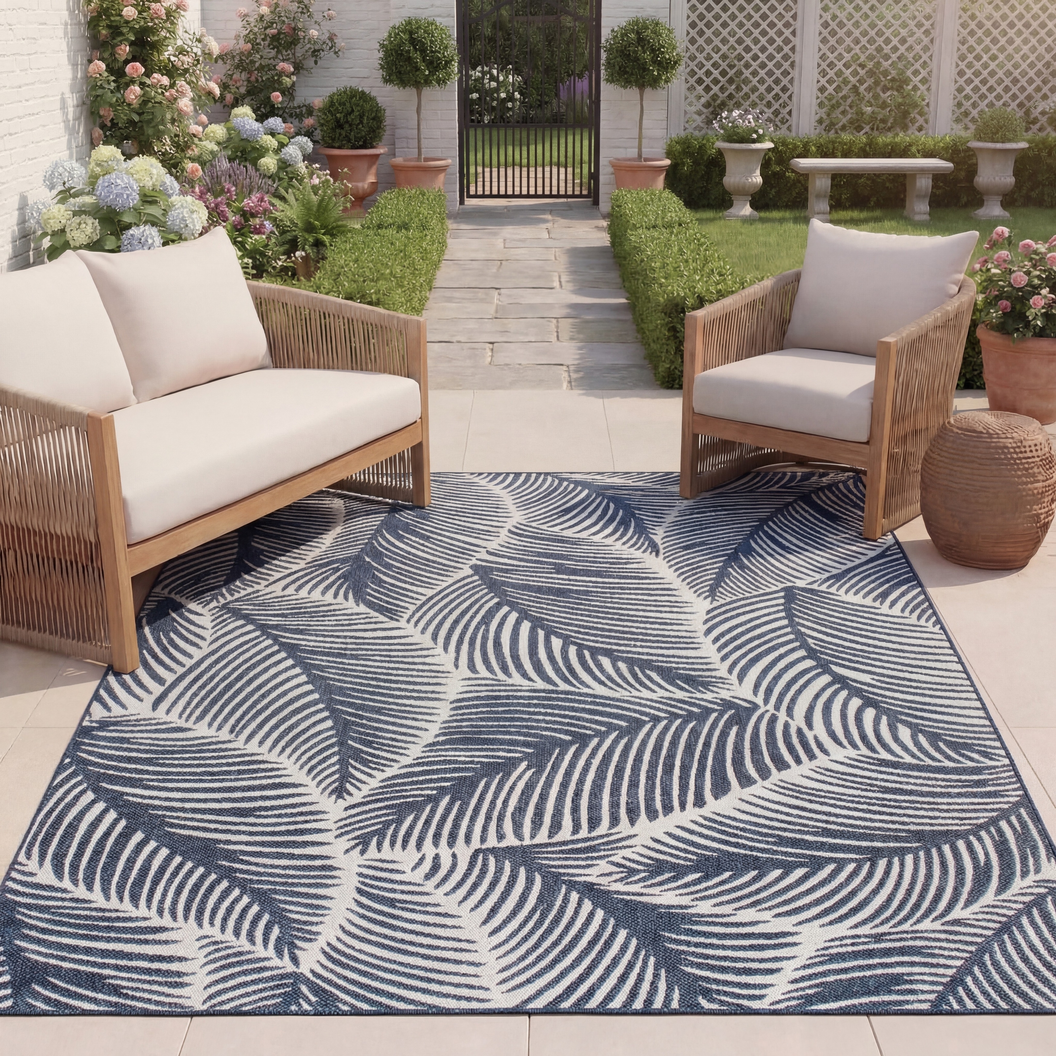 SAFAVIEH Beach House Khrystyna Transitional Rug