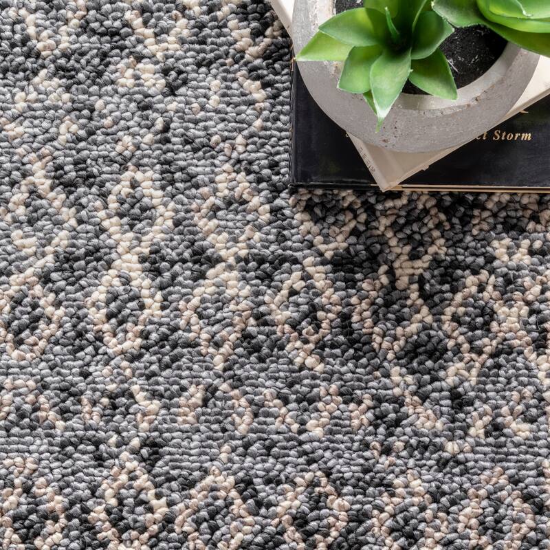 Nuloom Elodie Distressed Diamonds Area Rug