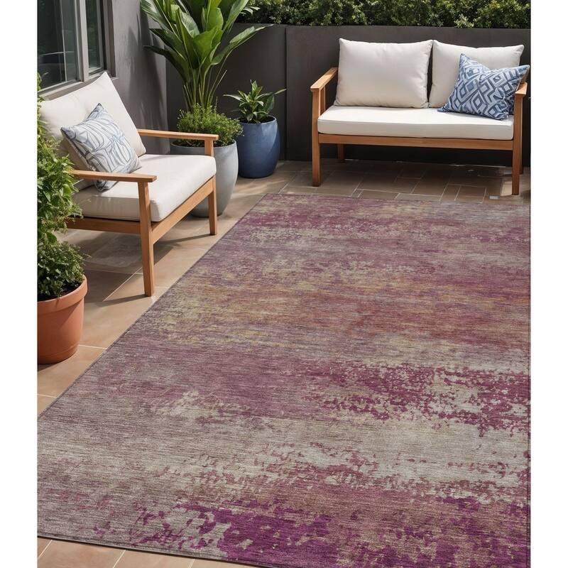HomeRoots Abstract Transitional Rectangle Outdoor Rug - 5' X 8'
