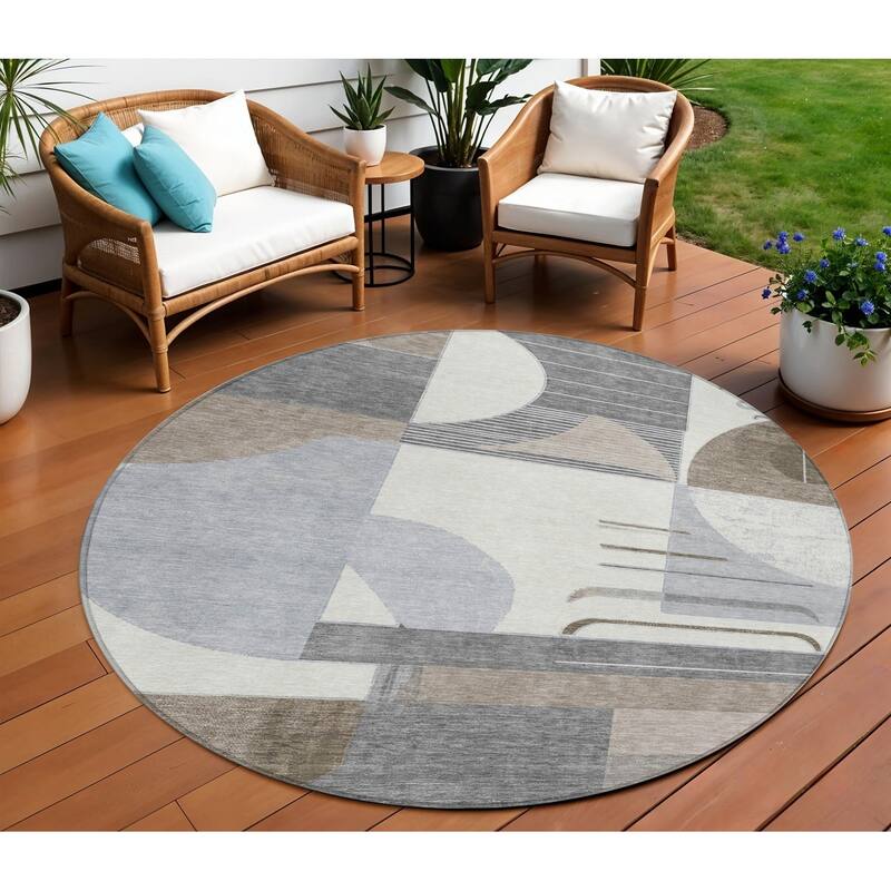 HomeRoots Geometric Modern Rectangle Outdoor Rug - 8' Round