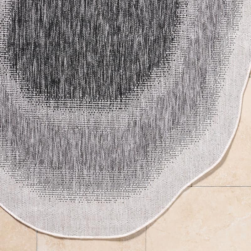 Livabliss Miami Beach Traditional Indoor/Outdoor Area Rug