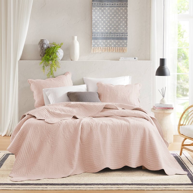 Madison Park Marino 3 Piece Reversible Scalloped Edge Quilt Set - Blush - King