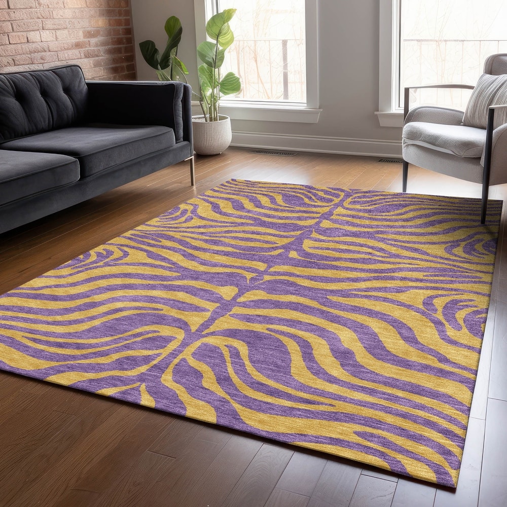 Machine Washable Indoor/ Outdoor Modern Animal Print Chantille Rug