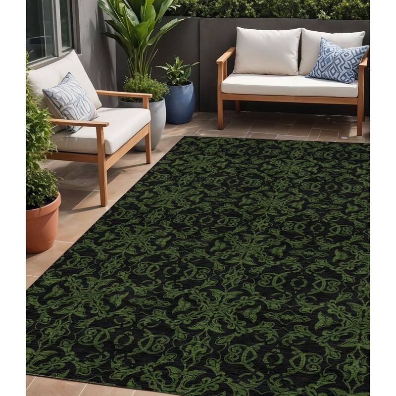 HomeRoots Medallion Transitional Rectangle Outdoor Rug - 5' X 8'