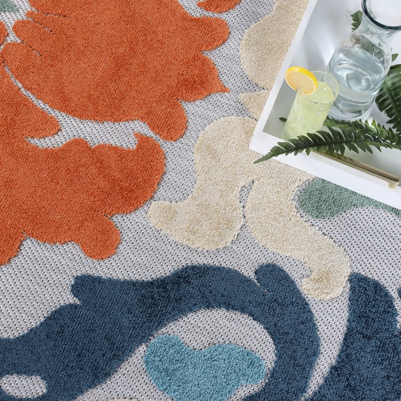 Superior Lowell Damask Modern Indoor Outdoor Runner or Area Rug