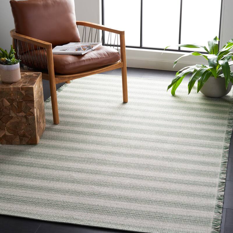 SAFAVIEH Augustine Armande Stripe Fringe Rug - 4' x 6' - Ivory/Green