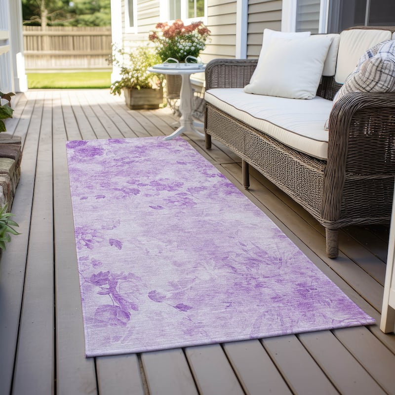 Machine Washable Indoor/ Outdoor Chantille Vanishing Floral Rug