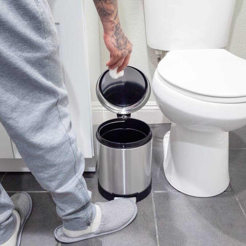 Qualiazero TWO 1.6 Gal Round Step On Trash Cans, Stainless Steel, Twin Pack