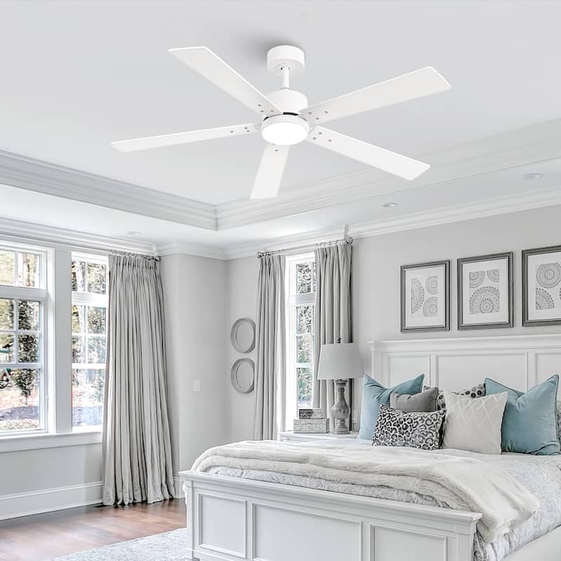 Vaczon 52" Modern Wooden 5-blade White Indoor Ceiling Fan with Light and Remote