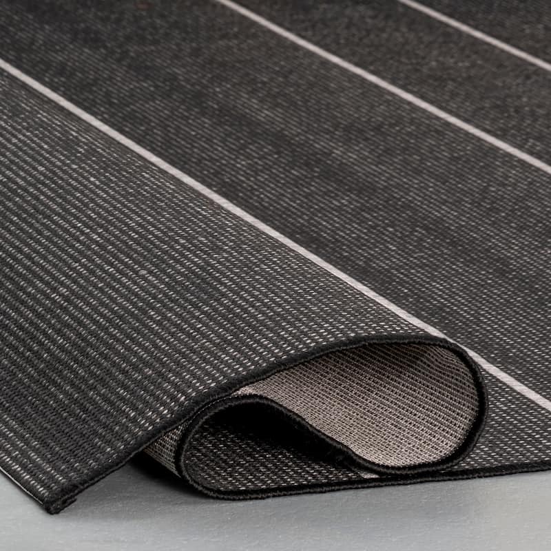 Nuloom Sharyl Modern Striped Indoor/Outdoor Area Rug