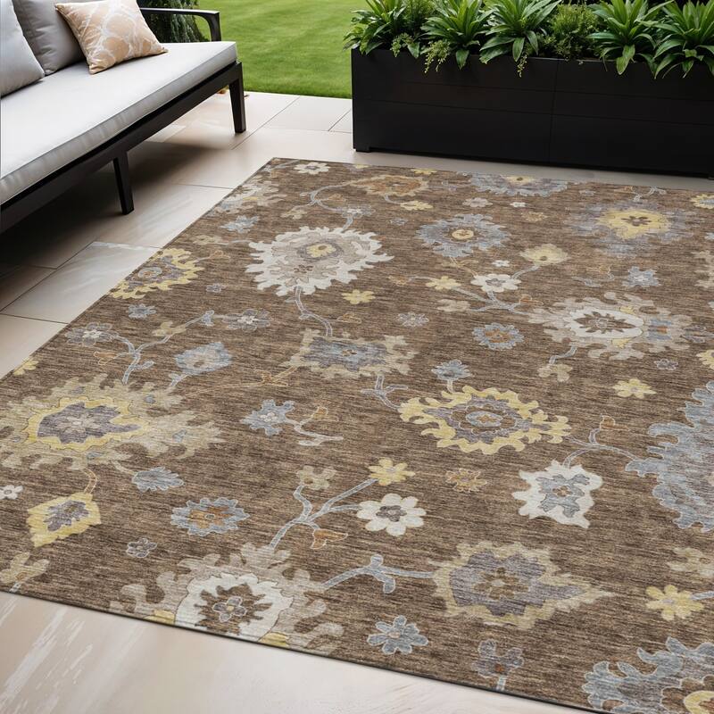 HomeRoots Floral Traditional Rectangle Outdoor Rug - 5' X 8'