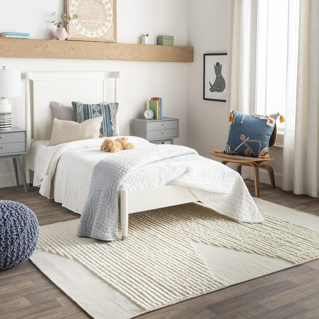 Livabliss Casual Apache Graphic Area Rug