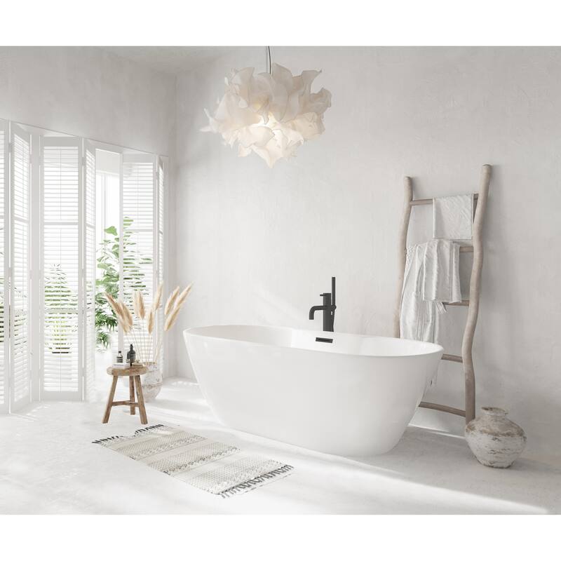Nicolette Bathtub in Glossy White