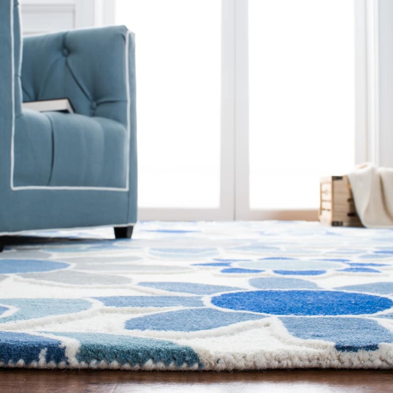 SAFAVIEH Handmade Kids Miens Floral Wool Rug