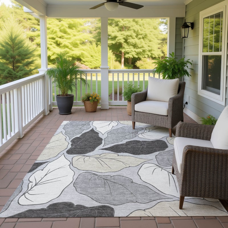 Machine Washable Indoor/ Outdoor Contemporary Floral Chantille Rug