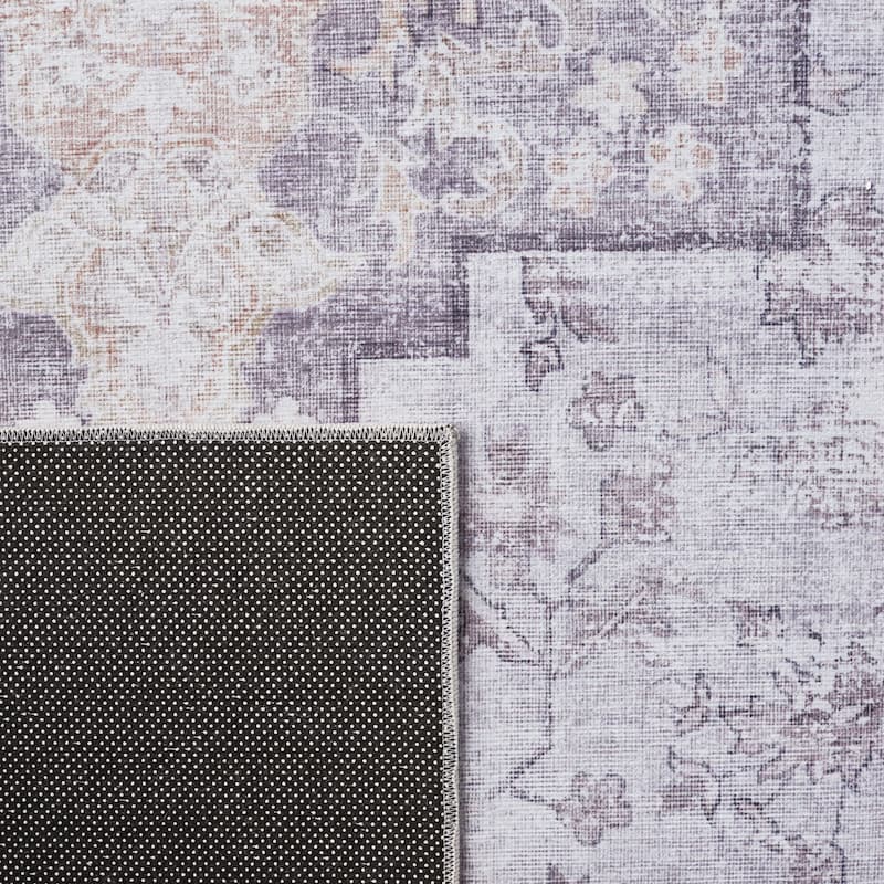 SAFAVIEH, Tucson Machine Washable Slip Resistant Queenie Oriental Medallion