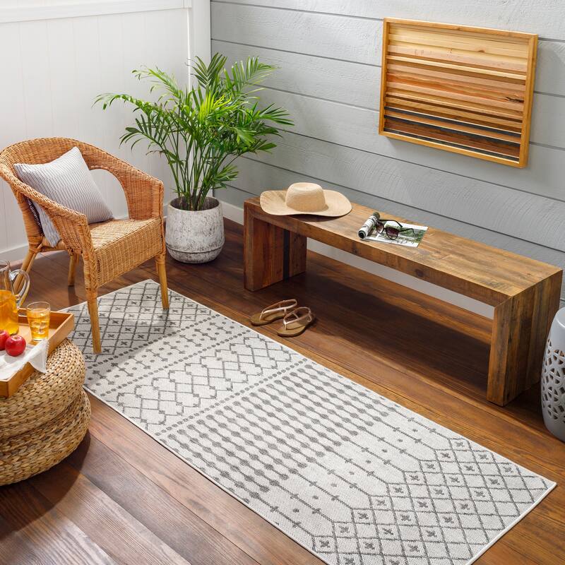 Livabliss Borago Indoor/ Outdoor Moroccan Area Rug - 2'7" x 7'3" Runner - Light Grey