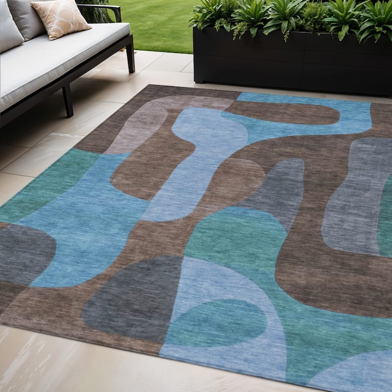 HomeRoots Abstract Transitional Rectangle Outdoor Rug - 5' X 8'