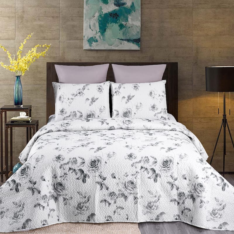 3 Piece Retro Printed Reversible Quilt Set
