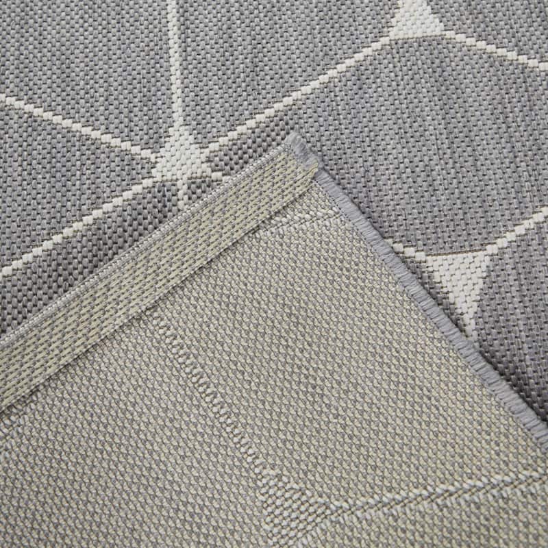 Macsen Geometric Indoor/Outdoor Area Rug