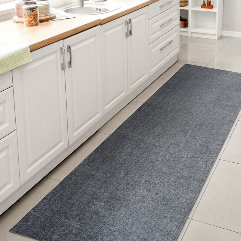 JONATHAN Y Fawning Classic Solid Low-Pile Machine-Washable Terra Area Rug