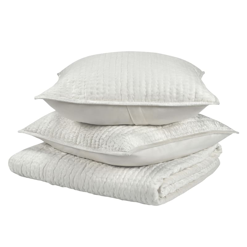 Villa by Classic Home Dimitry 3-Piece Velvet Quilt Set