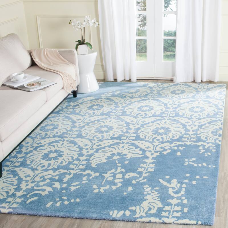SAFAVIEH Handmade Bella Tineke Modern Floral Wool Rug - 6' x 9' - Light Blue/Ivory