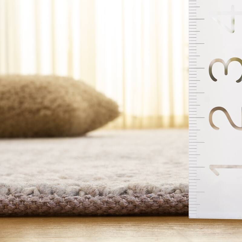 SAFAVIEH Handmade Natural Fiber Couture Heriona Wool Rug