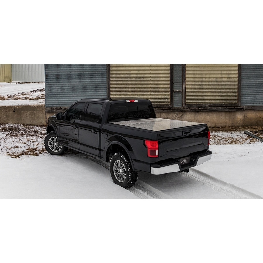 Lomax Hard Tri-Fold Tonneau Cover, Fits 2019-2020 Chevy/GMC Full Size 1500 6′ 6″ Box (w/ or w/o MultiPro Tailgate) (2020 – Chevrolet)