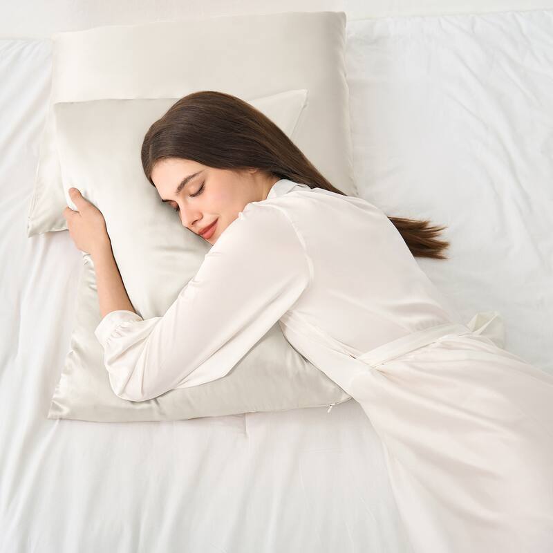 Wonderful Mulberry Silk Pillowcase and Eyemask Set