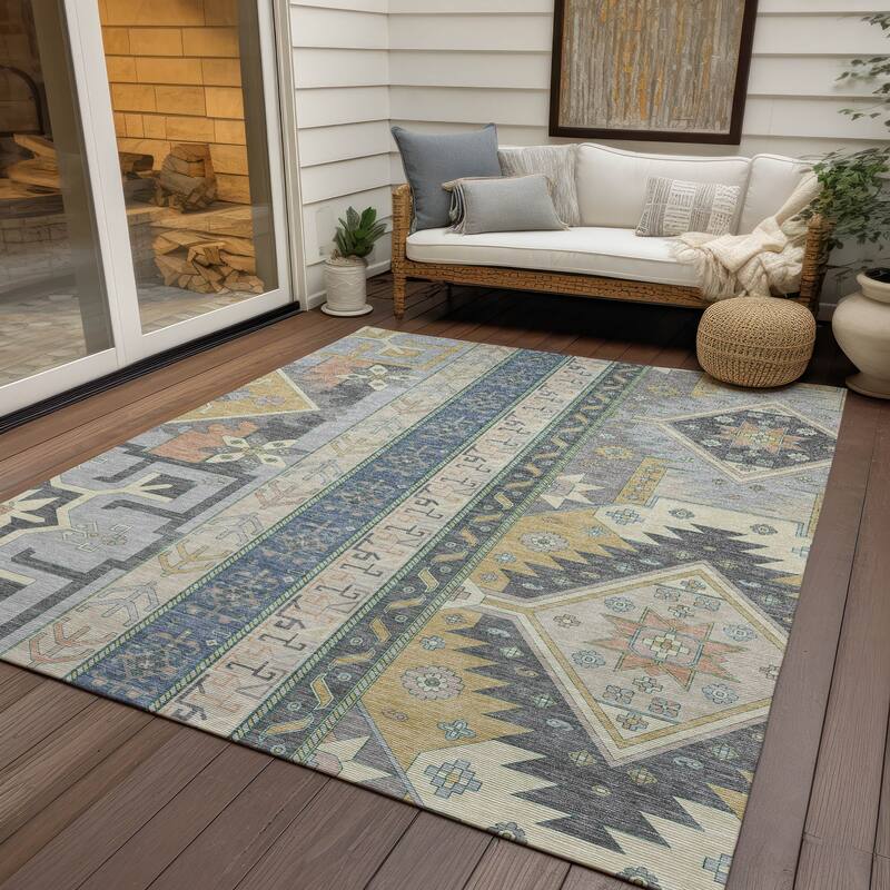 Machine Washable Indoor/ Outdoor Boho Tribal Chantille Rug - Silver - 8' x 10'