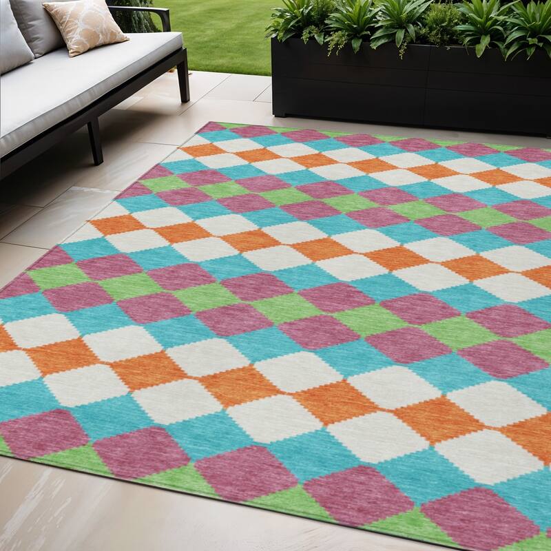 HomeRoots Geometric Transitional Rectangle Outdoor Rug - 5' X 8'