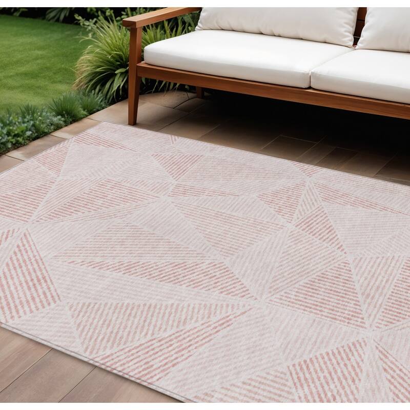 HomeRoots Geometric Transitional Rectangle Outdoor Rug - 9' X 12'