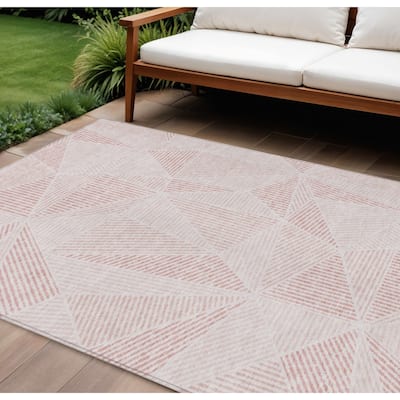 HomeRoots Geometric Transitional Rectangle Outdoor Rug