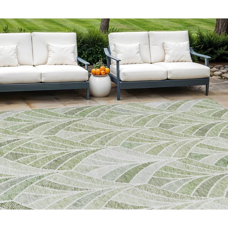 HomeRoots Geometric Transitional Rectangle Outdoor Rug - 9' X 12'