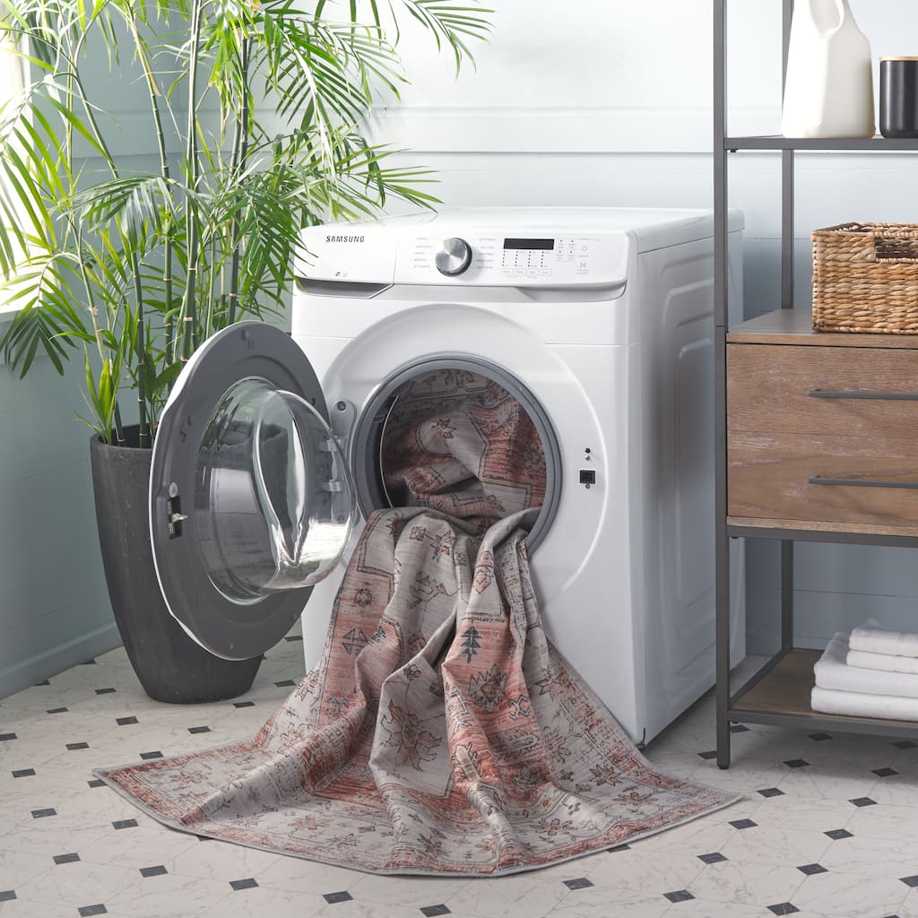SAFAVIEH Arizona Miquela Machine Washable Slip Resistant Rug