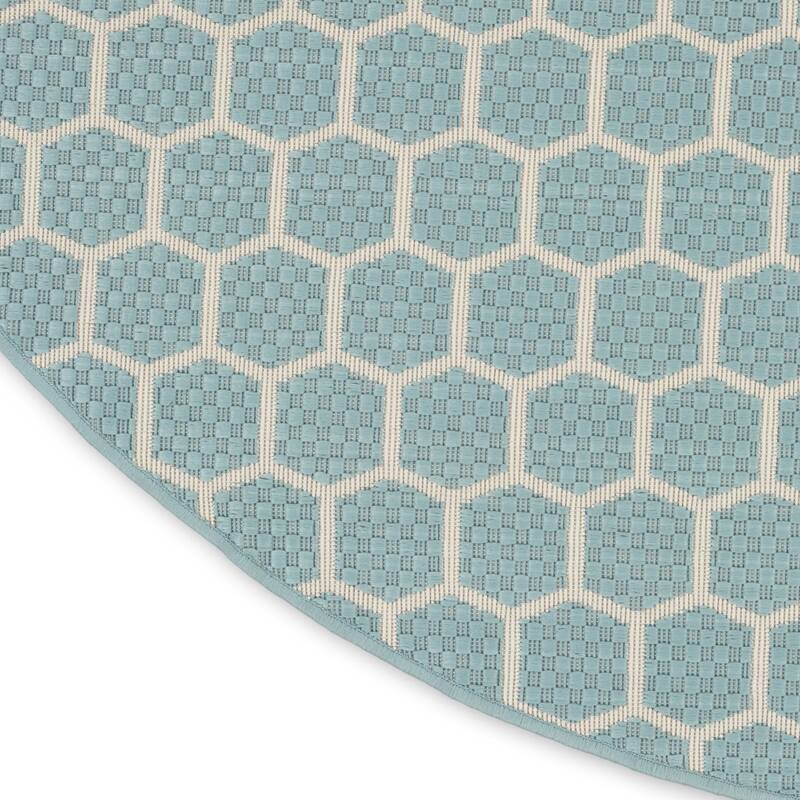 HomeRoots Geometric Modern Rectangle Outdoor Rug - 8' Round