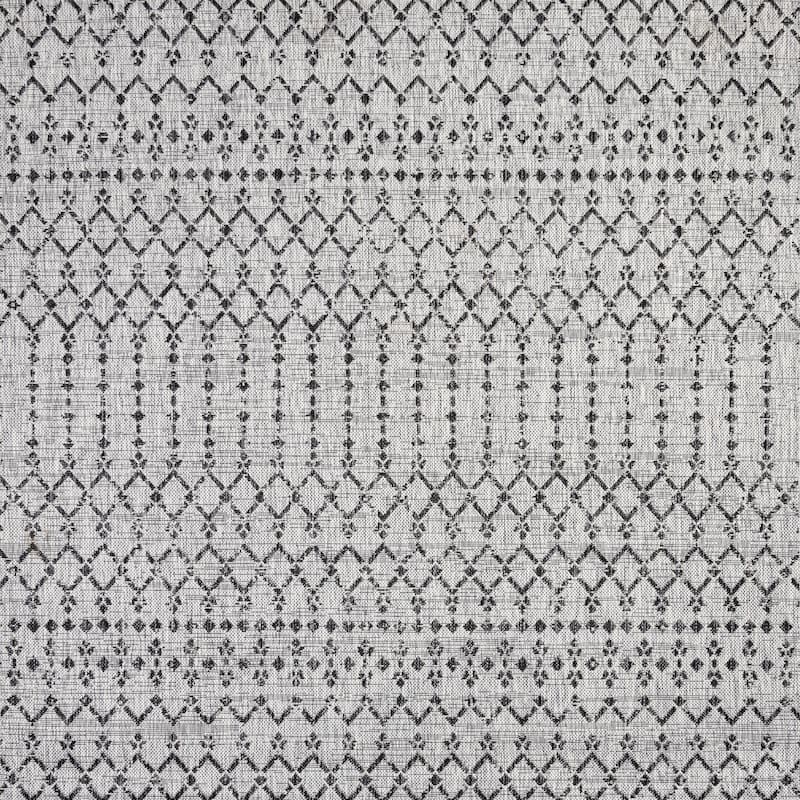 JONATHAN Y Trebol Moroccan Geometric Textured Weave Indoor/Outdoor Area Rug - 8' Square - Light Gray/Black
