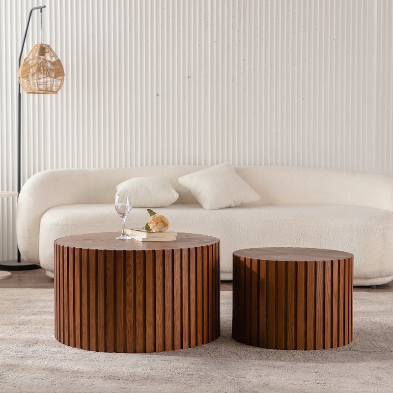 Modern Round Coffee Table, Stylish Coffee Table with Handcrafted Relief and Foot Pads, for Living Room