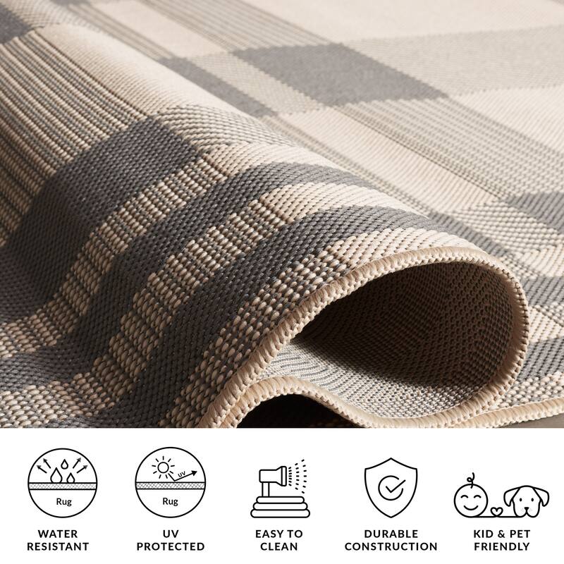 SAFAVIEH Courtyard Oriole Plaid Indoor/ Outdoor Waterproof Patio Backyard.